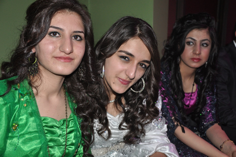 Hakkari'nin Yüksekova İlçesinde Özel Kanıt Dershanesi Öğrenciler Moral Depoladı.