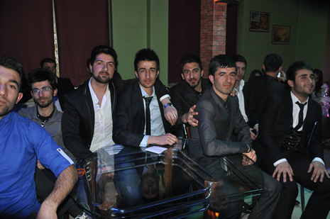 Hakkari'nin Yüksekova İlçesinde Özel Kanıt Dershanesi Öğrenciler Moral Depoladı.