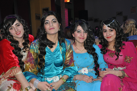 Hakkari'nin Yüksekova İlçesinde Özel Kanıt Dershanesi Öğrenciler Moral Depoladı.