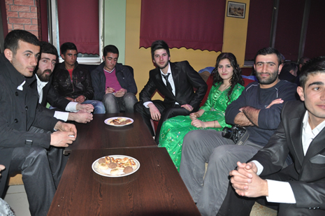 Hakkari'nin Yüksekova İlçesinde Özel Kanıt Dershanesi Öğrenciler Moral Depoladı.