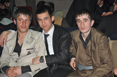 Hakkari'nin Yüksekova İlçesinde Özel Kanıt Dershanesi Öğrenciler Moral Depoladı.