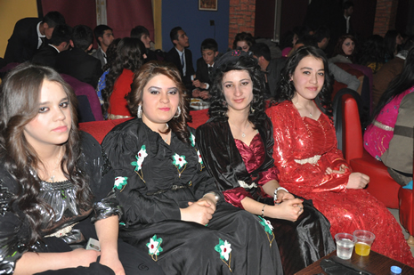 Hakkari'nin Yüksekova İlçesinde Özel Kanıt Dershanesi Öğrenciler Moral Depoladı.