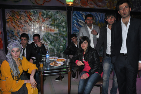 Hakkari'nin Yüksekova İlçesinde Özel Kanıt Dershanesi Öğrenciler Moral Depoladı.