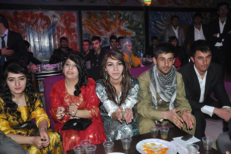 Hakkari'nin Yüksekova İlçesinde Özel Kanıt Dershanesi Öğrenciler Moral Depoladı.