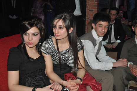 Hakkari'nin Yüksekova İlçesinde Özel Kanıt Dershanesi Öğrenciler Moral Depoladı.