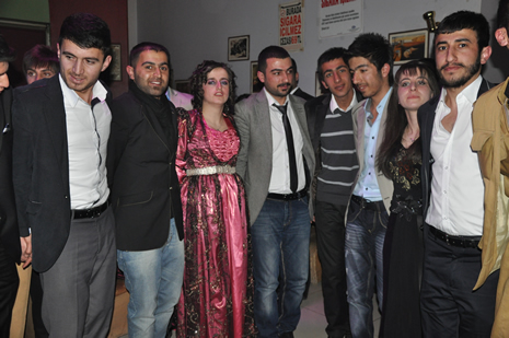 Hakkari'nin Yüksekova İlçesinde Özel Kanıt Dershanesi Öğrenciler Moral Depoladı.