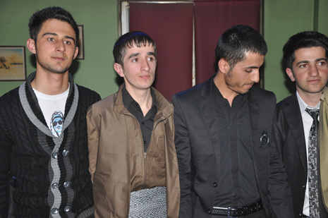 Hakkari'nin Yüksekova İlçesinde Özel Kanıt Dershanesi Öğrenciler Moral Depoladı.