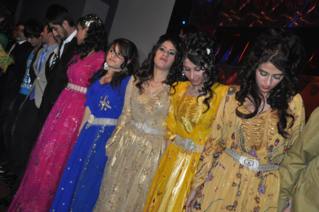 Hakkari'nin Yüksekova İlçesinde Özel Kanıt Dershanesi Öğrenciler Moral Depoladı.