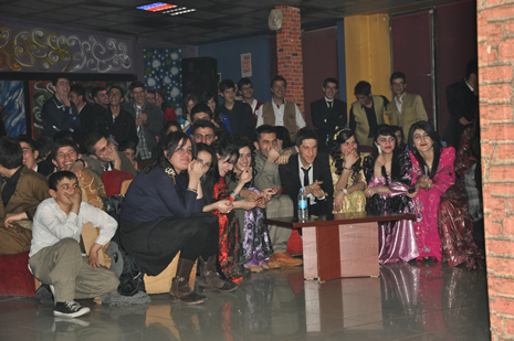 Hakkari'nin Yüksekova İlçesinde Özel Kanıt Dershanesi Öğrenciler Moral Depoladı.