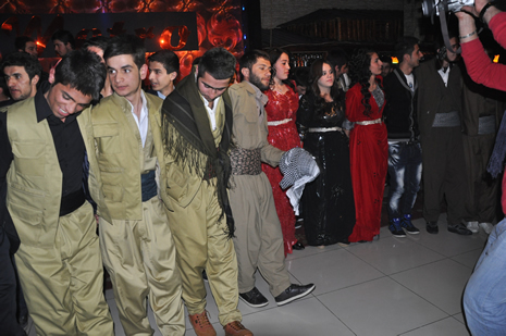 Hakkari'nin Yüksekova İlçesinde Özel Kanıt Dershanesi Öğrenciler Moral Depoladı.