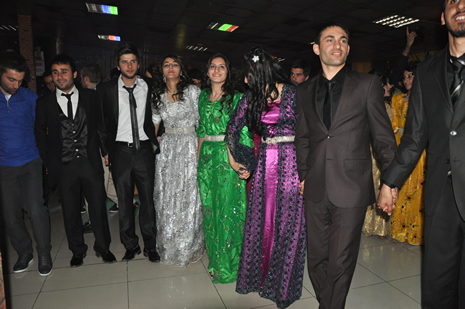 Hakkari'nin Yüksekova İlçesinde Özel Kanıt Dershanesi Öğrenciler Moral Depoladı.