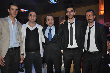 Hakkari'nin Yüksekova İlçesinde Özel Kanıt Dershanesi Öğrenciler Moral Depoladı.