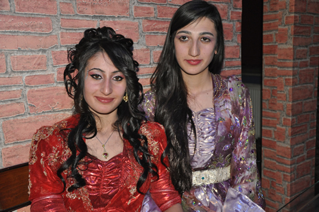 Hakkari'nin Yüksekova İlçesinde Özel Kanıt Dershanesi Öğrenciler Moral Depoladı.