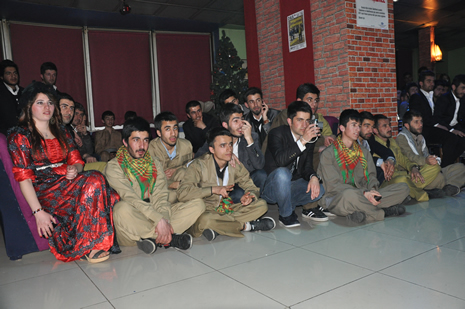 Hakkari'nin Yüksekova İlçesinde Özel Kanıt Dershanesi Öğrenciler Moral Depoladı.