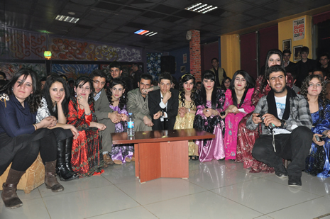 Hakkari'nin Yüksekova İlçesinde Özel Kanıt Dershanesi Öğrenciler Moral Depoladı.