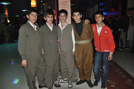 Hakkari'nin Yüksekova İlçesinde Özel Kanıt Dershanesi Öğrenciler Moral Depoladı.