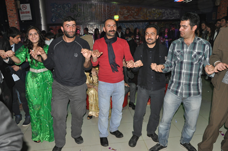 Hakkari'nin Yüksekova İlçesinde Özel Kanıt Dershanesi Öğrenciler Moral Depoladı.