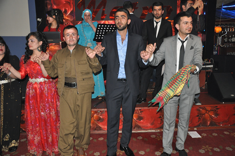 Hakkari'nin Yüksekova İlçesinde Özel Kampüs Dershanesi öğrencileri stres attı.