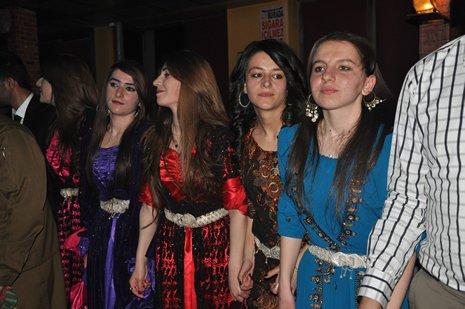 Hakkari'nin Yüksekova İlçesinde Özel Kampüs Dershanesi öğrencileri stres attı.