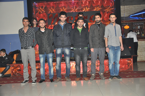 Hakkari'nin Yüksekova İlçesinde Özel Kampüs Dershanesi öğrencileri stres attı.