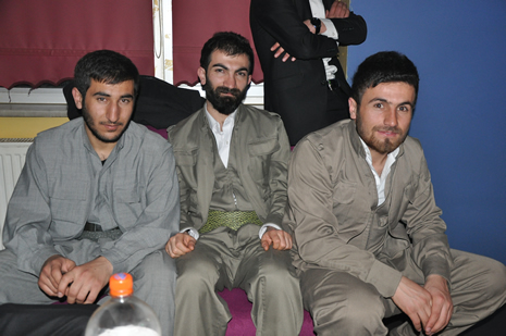 Hakkari'nin Yüksekova İlçesinde Özel Kampüs Dershanesi öğrencileri stres attı.