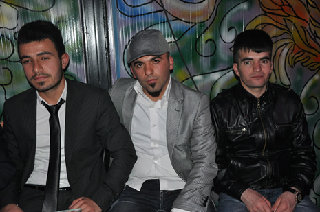 Hakkari'nin Yüksekova İlçesinde Özel Kampüs Dershanesi öğrencileri stres attı.