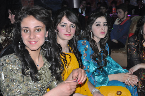 Hakkari'nin Yüksekova İlçesinde Özel Kampüs Dershanesi öğrencileri stres attı.