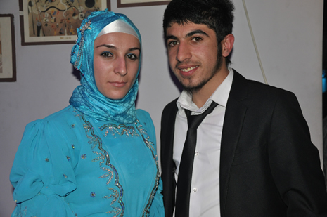 Hakkari'nin Yüksekova İlçesinde Özel Kampüs Dershanesi öğrencileri stres attı.