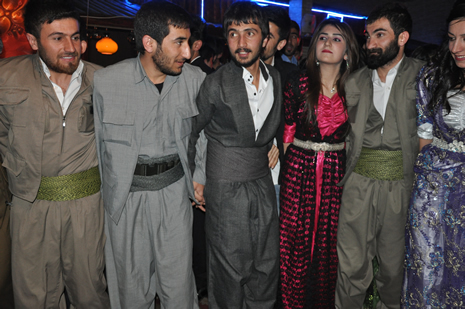 Hakkari'nin Yüksekova İlçesinde Özel Kampüs Dershanesi öğrencileri stres attı.