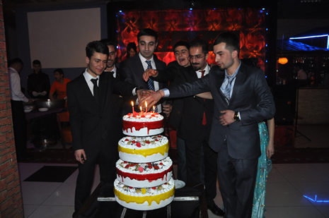 Hakkari'nin Yüksekova İlçesinde Özel Kampüs Dershanesi öğrencileri stres attı.