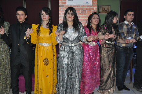 Hakkari'nin Yüksekova İlçesinde Özel Kampüs Dershanesi öğrencileri stres attı.