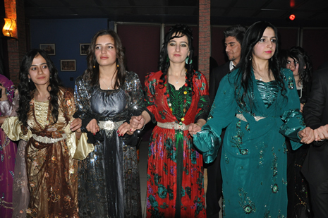 Hakkari'nin Yüksekova İlçesinde Özel Kampüs Dershanesi öğrencileri stres attı.