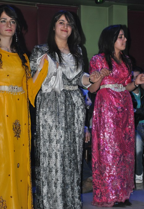 Hakkari'nin Yüksekova İlçesinde Özel Kampüs Dershanesi öğrencileri stres attı.