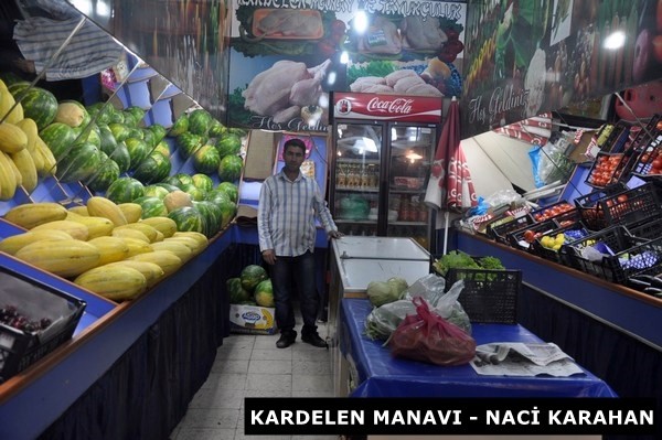 Müslüman Kürt halkı bugün tüm İslam aleminin duyguda, düşüncede ve eylemde birleşmesi gereken ve İslam dünyasının en kutsal günlerinden biri olan mübarek Ramazan bayramını barıştan uzak savaşların gölgesinde karşılıyor. Savaşların hakim olduğu bölgemizde cereyan eden tüm olumsuzluklara rağmen umuyorum ki bu bayram özellikle Ortadoğu coğrafyasında yaşanan haksızlıkların ve savaşların son bulmasına barışa, kardeşliğe, Kürtlerin ulusal demokratik birliğine ve Müslüman halkların zulüm ve zorbalığa karşı büyük dayanışmasına vesile olur. Barışa olan eşsiz inancınızı yetirmemeniz dileği ile iyi bayramlar.”