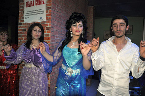 Deneyim Dershanesi Moral Gecesi