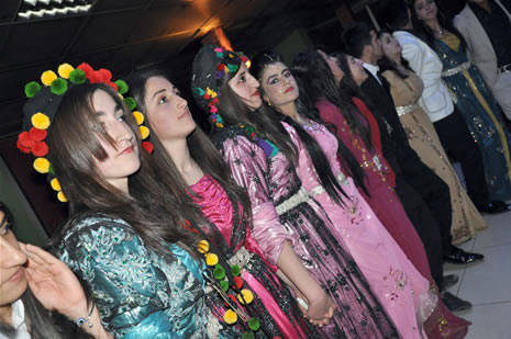 Hakkari'nin Yüksekova ilçesinde Atatürk Lisesi Öğrencileri Sınav öncesi Moral Gecesi Düzenledi. Fotoğraflar: Yaşar KAPLAN