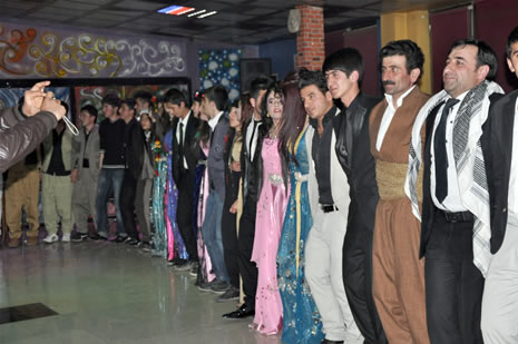 Hakkari'nin Yüksekova ilçesinde Atatürk Lisesi Öğrencileri Sınav öncesi Moral Gecesi Düzenledi. Fotoğraflar: Yaşar KAPLAN