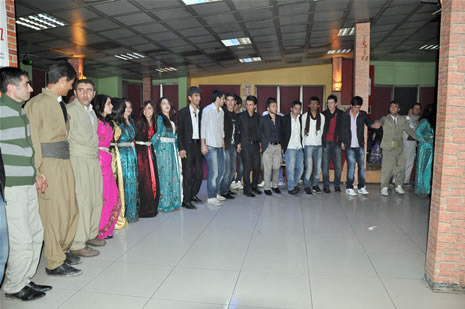 Hakkari'nin Yüksekova ilçesinde Atatürk Lisesi Öğrencileri Sınav öncesi Moral Gecesi Düzenledi. Fotoğraflar: Yaşar KAPLAN