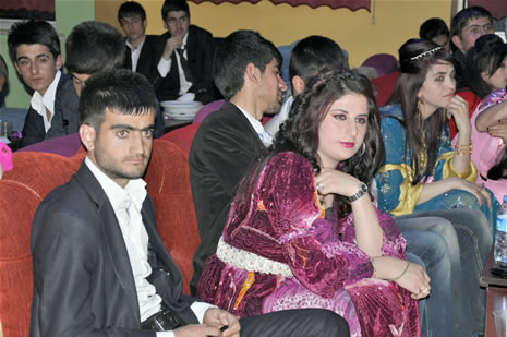 Hakkari'nin Yüksekova ilçesinde Atatürk Lisesi Öğrencileri Sınav öncesi Moral Gecesi Düzenledi. Fotoğraflar: Yaşar KAPLAN