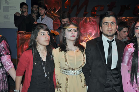 Hakkari'nin Yüksekova ilçesinde Atatürk Lisesi Öğrencileri Sınav öncesi Moral Gecesi Düzenledi. Fotoğraflar: Yaşar KAPLAN