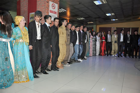 Hakkari'nin Yüksekova ilçesinde Atatürk Lisesi Öğrencileri Sınav öncesi Moral Gecesi Düzenledi. Fotoğraflar: Yaşar KAPLAN