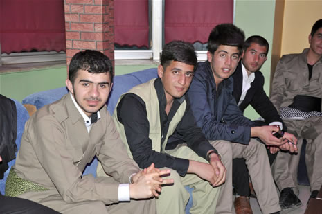 Hakkari'nin Yüksekova ilçesinde Atatürk Lisesi Öğrencileri Sınav öncesi Moral Gecesi Düzenledi. Fotoğraflar: Yaşar KAPLAN
