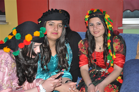 Hakkari'nin Yüksekova ilçesinde Atatürk Lisesi Öğrencileri Sınav öncesi Moral Gecesi Düzenledi. Fotoğraflar: Yaşar KAPLAN