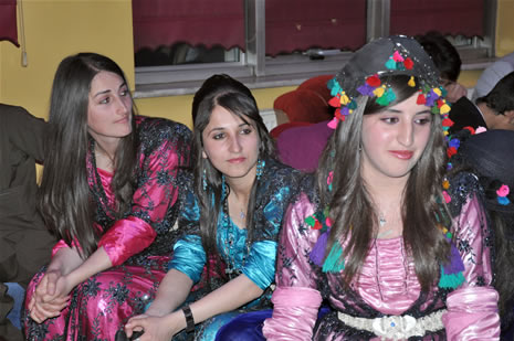 Hakkari'nin Yüksekova ilçesinde Atatürk Lisesi Öğrencileri Sınav öncesi Moral Gecesi Düzenledi. Fotoğraflar: Yaşar KAPLAN