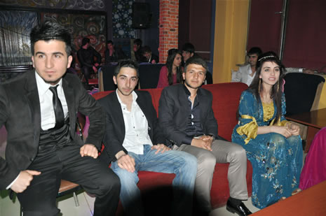 Hakkari'nin Yüksekova ilçesinde Atatürk Lisesi Öğrencileri Sınav öncesi Moral Gecesi Düzenledi. Fotoğraflar: Yaşar KAPLAN