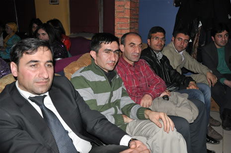 Hakkari'nin Yüksekova ilçesinde Atatürk Lisesi Öğrencileri Sınav öncesi Moral Gecesi Düzenledi. Fotoğraflar: Yaşar KAPLAN