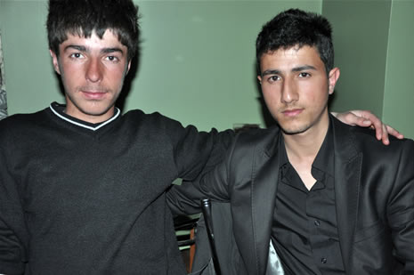 Hakkari'nin Yüksekova ilçesinde Atatürk Lisesi Öğrencileri Sınav öncesi Moral Gecesi Düzenledi. Fotoğraflar: Yaşar KAPLAN