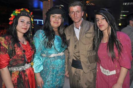 Hakkari'nin Yüksekova ilçesinde Atatürk Lisesi Öğrencileri Sınav öncesi Moral Gecesi Düzenledi. Fotoğraflar: Yaşar KAPLAN