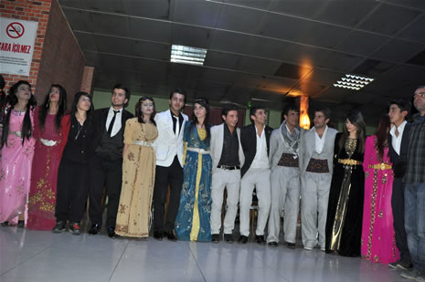 Hakkari'nin Yüksekova ilçesinde Atatürk Lisesi Öğrencileri Sınav öncesi Moral Gecesi Düzenledi. Fotoğraflar: Yaşar KAPLAN