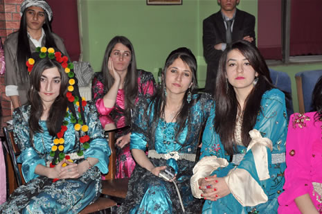 Hakkari'nin Yüksekova ilçesinde Atatürk Lisesi Öğrencileri Sınav öncesi Moral Gecesi Düzenledi. Fotoğraflar: Yaşar KAPLAN